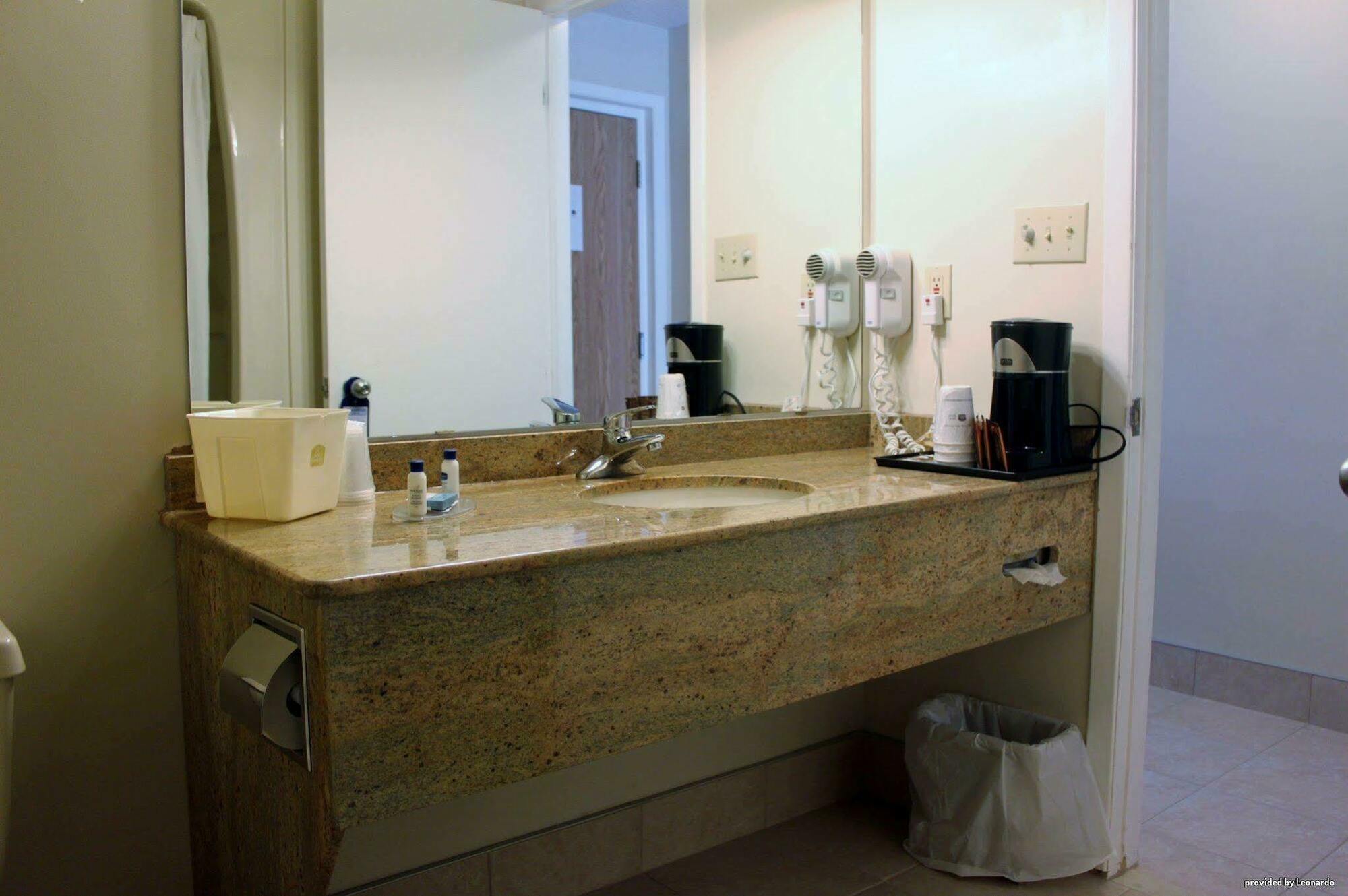 Best Western Smiths Falls Hotel Zewnętrze zdjęcie